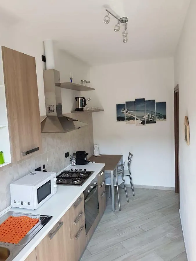 Apartment Karina House - Como Italy