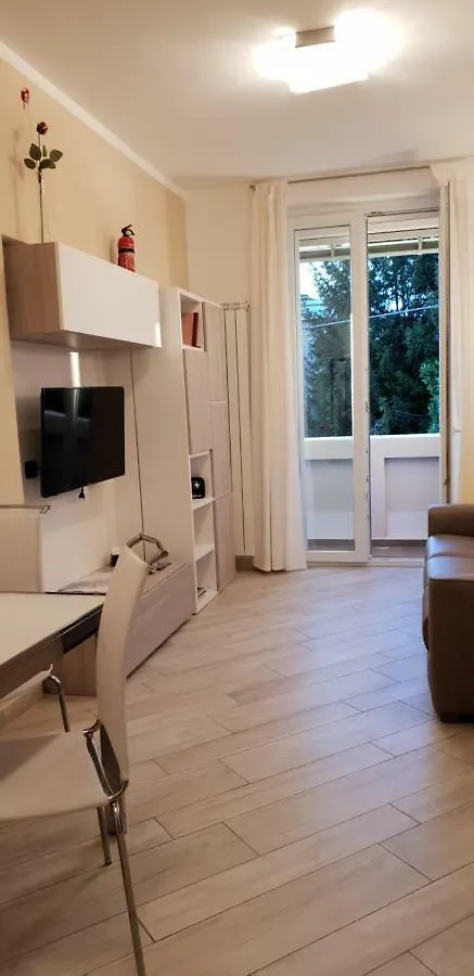 Karina House - Como 0*,