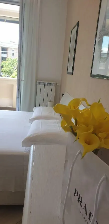 Karina House - Como Italia